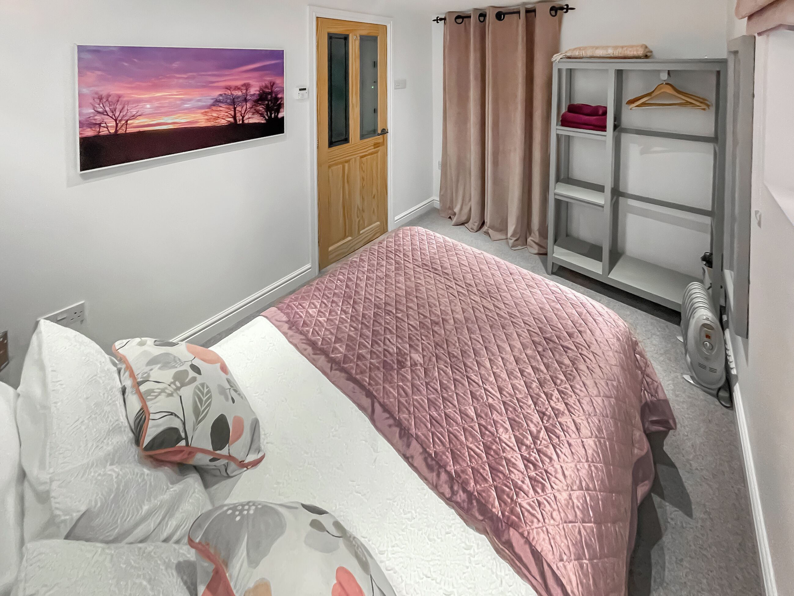 1 soverom, wi-fi (inkludert) og sengetøy