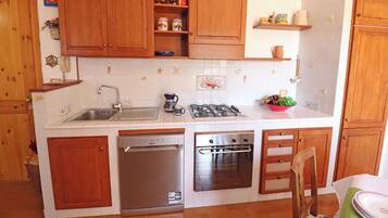 Departamento, 2 habitaciones, para fumadores, balcón | Cocina privada