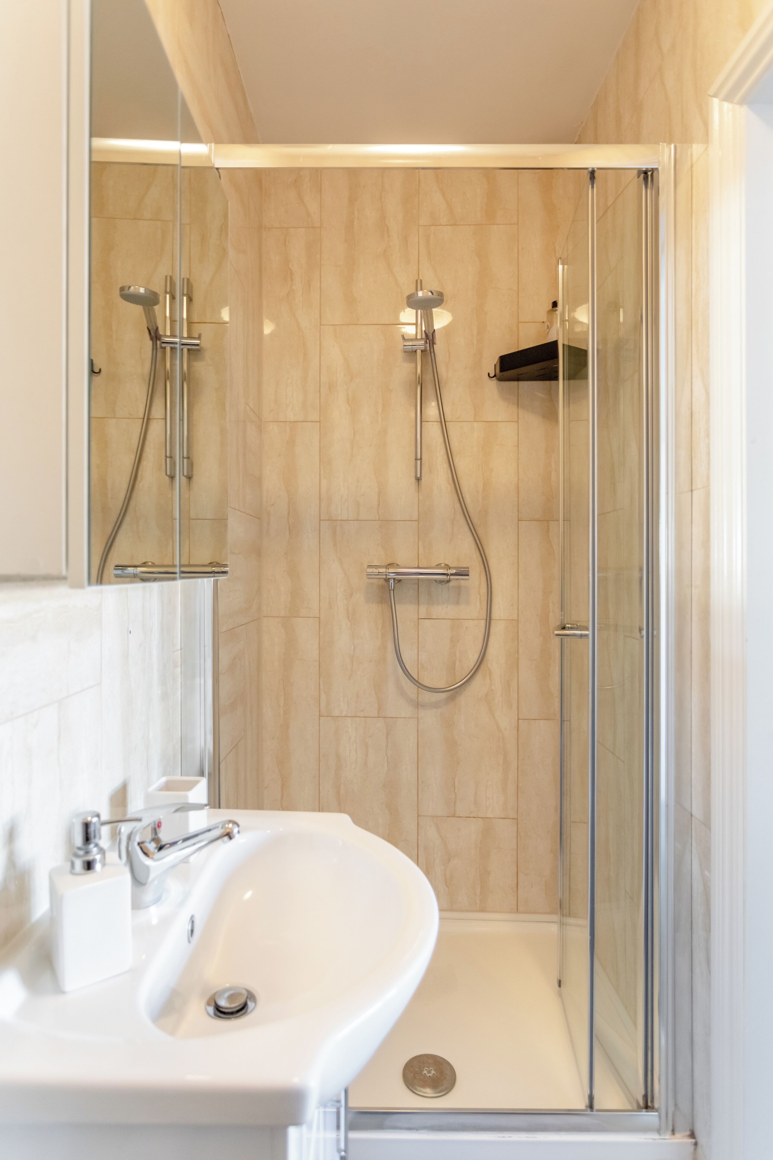 Room, 1 Bedroom, City View | Bathroom