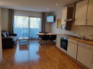 Apartment, 2 Bedrooms, Accessible, Balcony | Living room