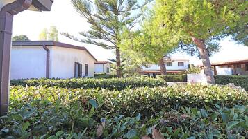 Bungalow, 1 Bedroom, Patio, Garden View | Property grounds