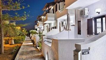 Apartment, 1 Bedroom, Smoking, Terrace | Exterior