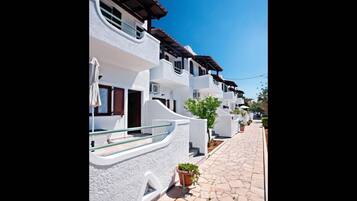 Apartment, 1 Bedroom, Smoking, Balcony | Exterior