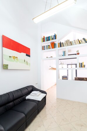 Library - Ostraco Luxury Suite (Sitia)