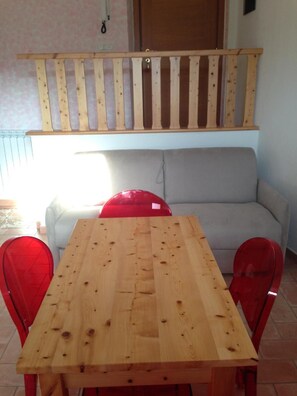 Apartment, 2 Bedrooms, Terrace, Mountain View | Living area | TV