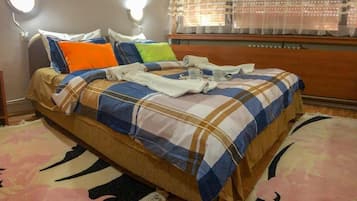 Room, 4 Bedrooms, Terrace | 4 bedrooms, WiFi