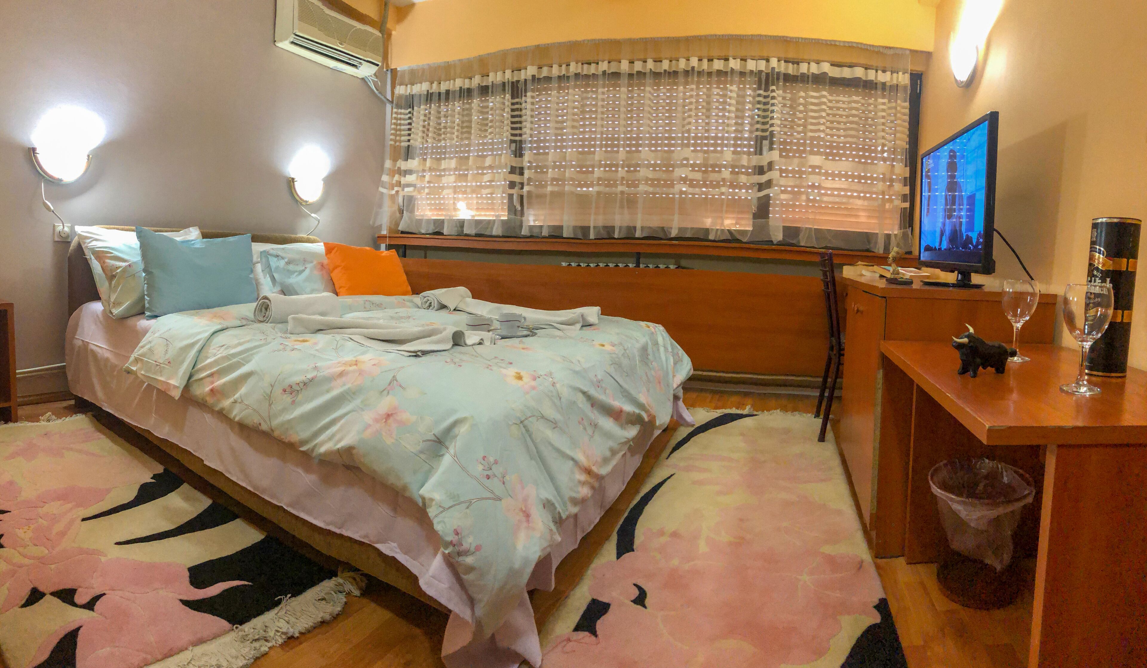 Zimmer, 4 Schlafzimmer, Terrasse | 4 Schlafzimmer, WLAN