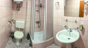 Room, 4 Bedrooms, Terrace | Bathroom - Room-hotel Square Macedonia (Skopje)
