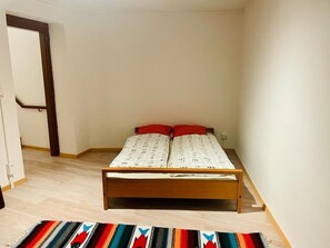 House, 2 Bedrooms, Smoking, Balcony | 2 bedrooms