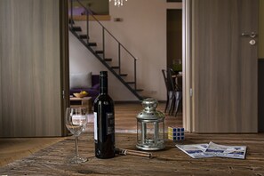 Appartement, 4 slaapkamers, uitzicht op de stad | Woonkamer