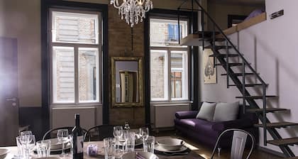 New - Walnuttree Double 12 Person Apartment Central in Budapest - Hungary