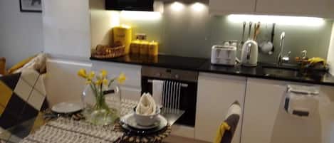 Appartement, 1 chambre, accessible aux personnes à mobilité réduite, vue sur la ville | Intérieur