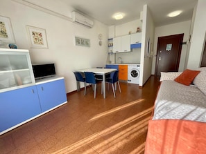 Appartamento, 1 camera da letto, balcone | Interni