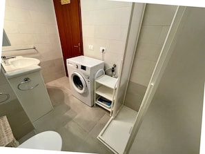Apartment, 1 Bedroom, Balcony, Ocean View | Bathroom - Lovely Flat With sea View (Caorle)