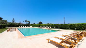 Bungalow, 1 Bedroom, Patio, Garden View | Pool | Outdoor pool