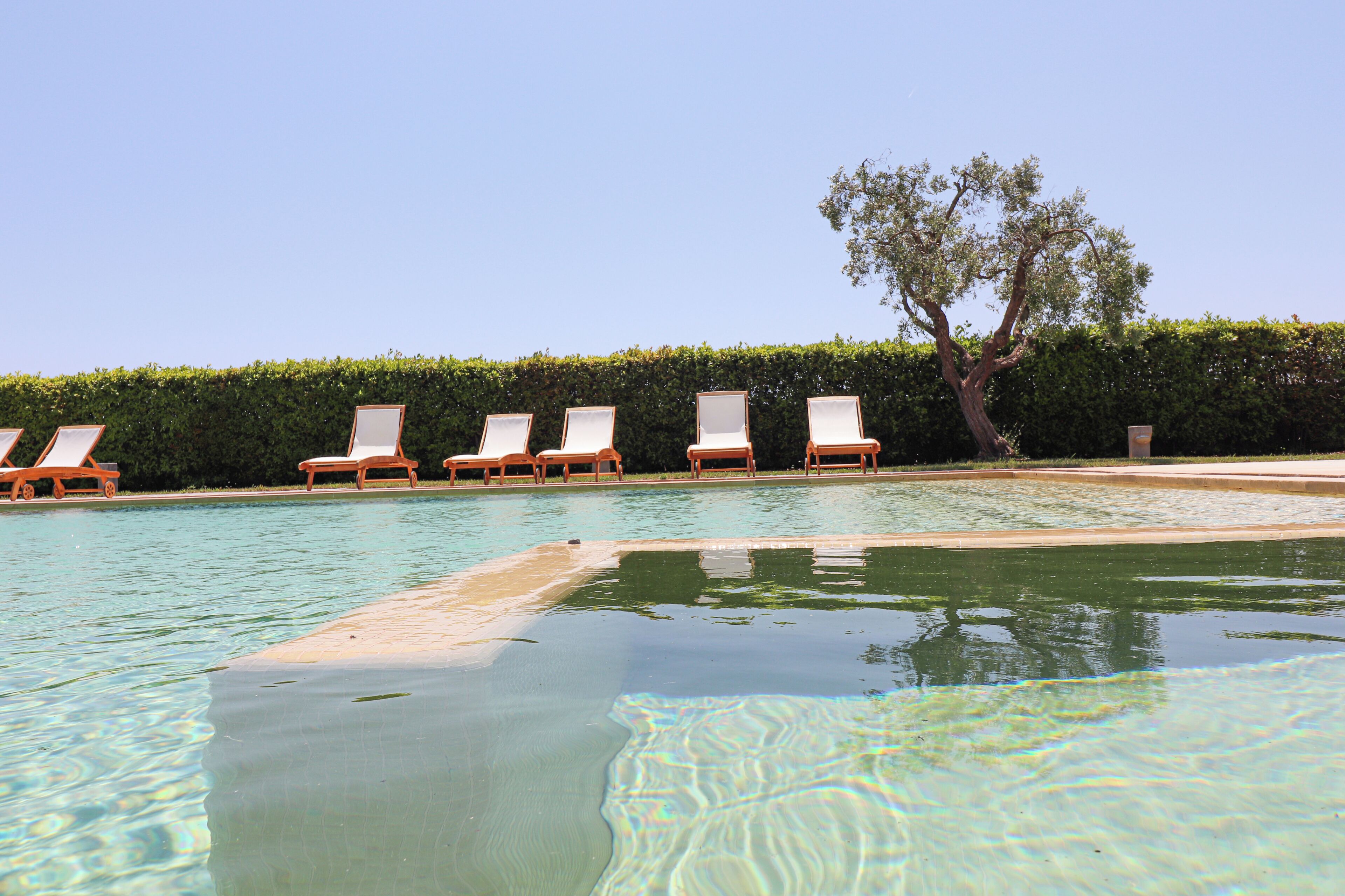 Bangalô, 1 quarto, varanda, vista para o jardim | Piscina | Piscina externa