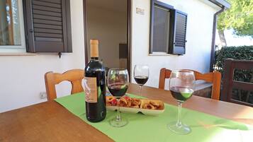 Bungalow, 1 chambre, patio, vue jardin | Restauration extérieure