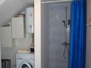 Casa, 3 habitaciones, para fumadores, Terraza | Baño | Secadora de cabello