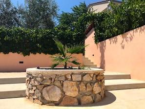 Apartment, 2 Bedrooms, Smoking, Terrace | Property grounds