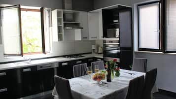 House, 2 Bedrooms, Smoking, Terrace | Dining room