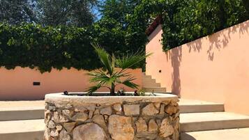 House, 2 Bedrooms, Smoking, Terrace | Property grounds