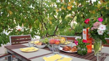 House, 2 Bedrooms, Smoking, Terrace | Outdoor dining
