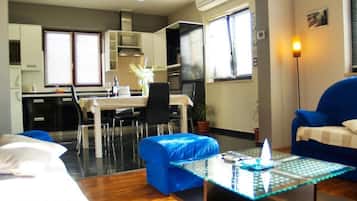 House, 2 Bedrooms, Smoking, Terrace | Living room