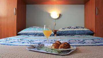 Apartment, 2 Bedrooms, Smoking, Terrace | 2 bedrooms