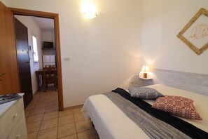 Bangalô, 1 quarto, varanda, vista para o jardim | 1 quarto