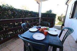 Outdoor dining - Casa Regina Residence Torre Santo Stefano in Otranto 3 Places (Otranto)