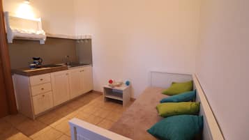 Bungalow - 1 soveværelse - terrasse - udsigt til have | Interiør
