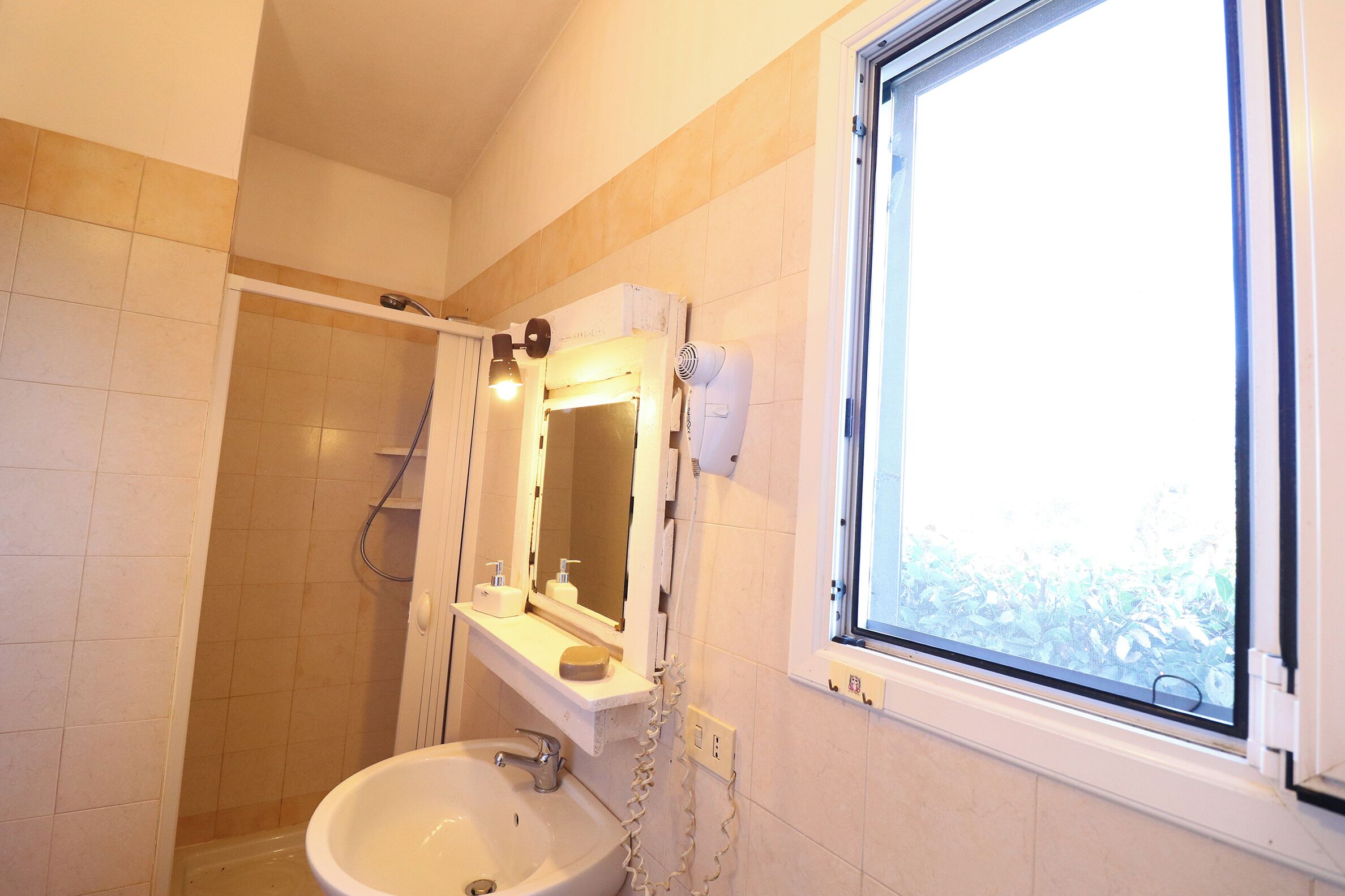 Bungalow, 1 Bedroom, Patio, City View | Bathroom