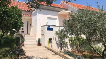 Apartment, 2 Bedrooms, Smoking, Balcony | Exterior