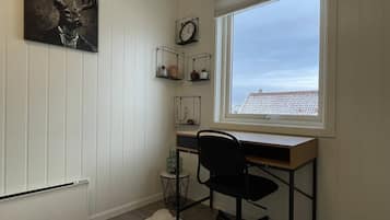Apartment, 3 Bedrooms, Smoking, Balcony | Interior