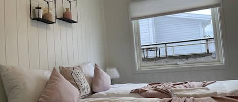 Apartment, 3 Bedrooms, Smoking, Balcony | 4 bedrooms
