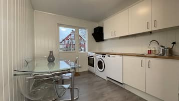 Appartement, 3 slaapkamers, roken, balkon | Dineren