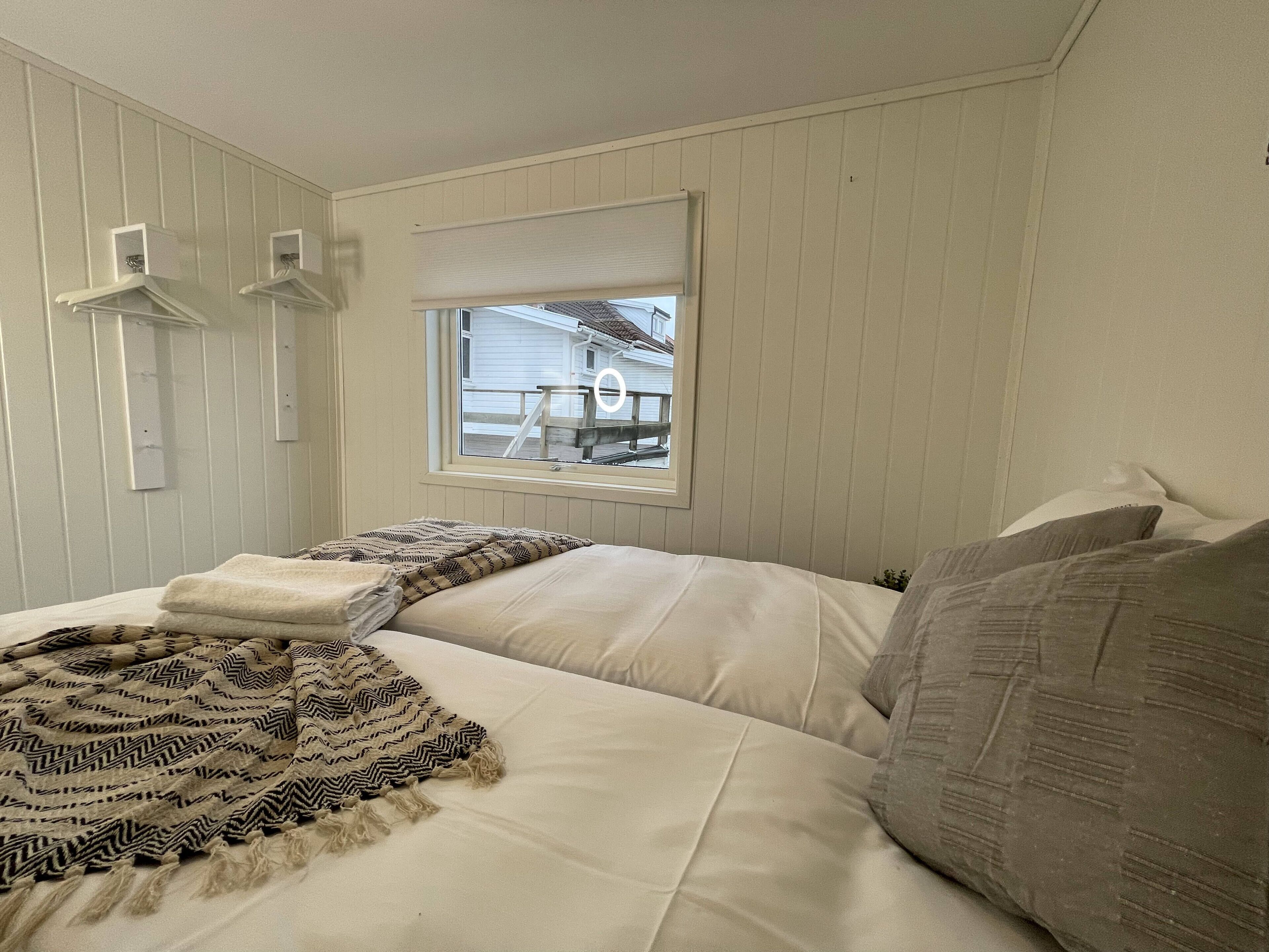 Apartment, 3 Bedrooms, Smoking, Balcony | 4 bedrooms