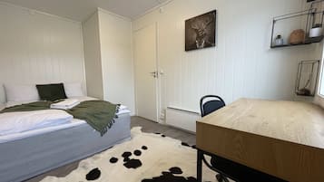 Apartment, 3 Bedrooms, Smoking, Balcony | 4 bedrooms