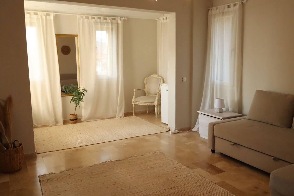 Deluxe-huone, näköala puutarhaan | Minibaari, tallelokero huoneessa, ilmainen Wi-Fi