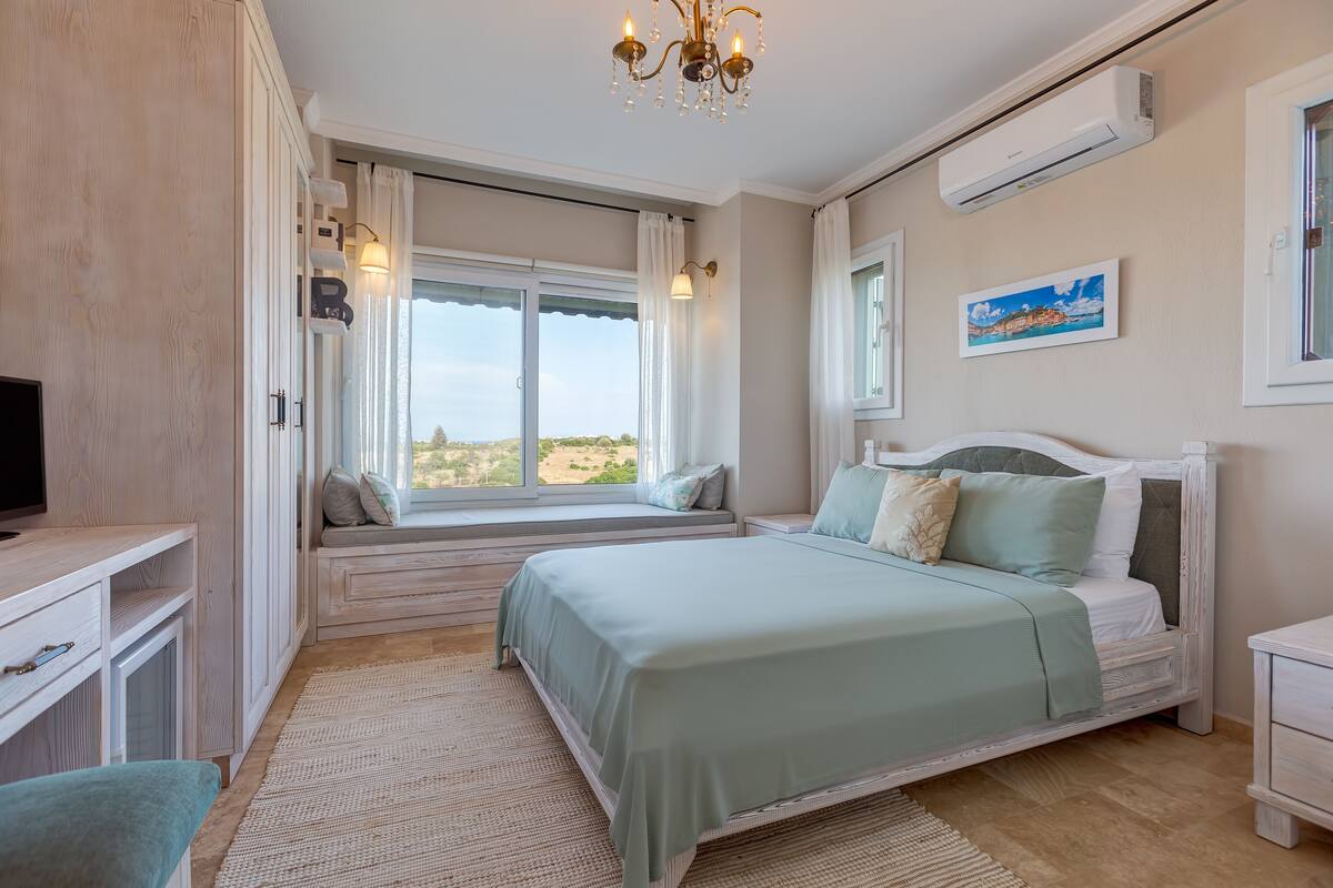 Deluxe-huone, merinäköala | Minibaari, tallelokero huoneessa, ilmainen Wi-Fi
