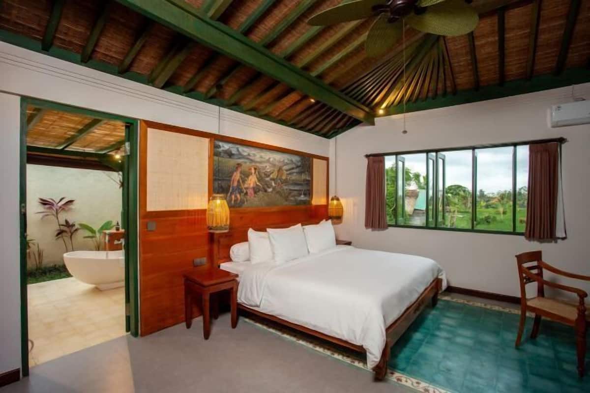 3 kamar tidur, seprai premium, dan minibar