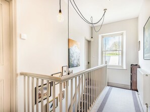 Interior - 3 bedroom accommodation in Tansley (Tansley)