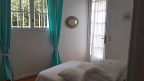 5 bedrooms, iron/ironing board, travel crib, free WiFi