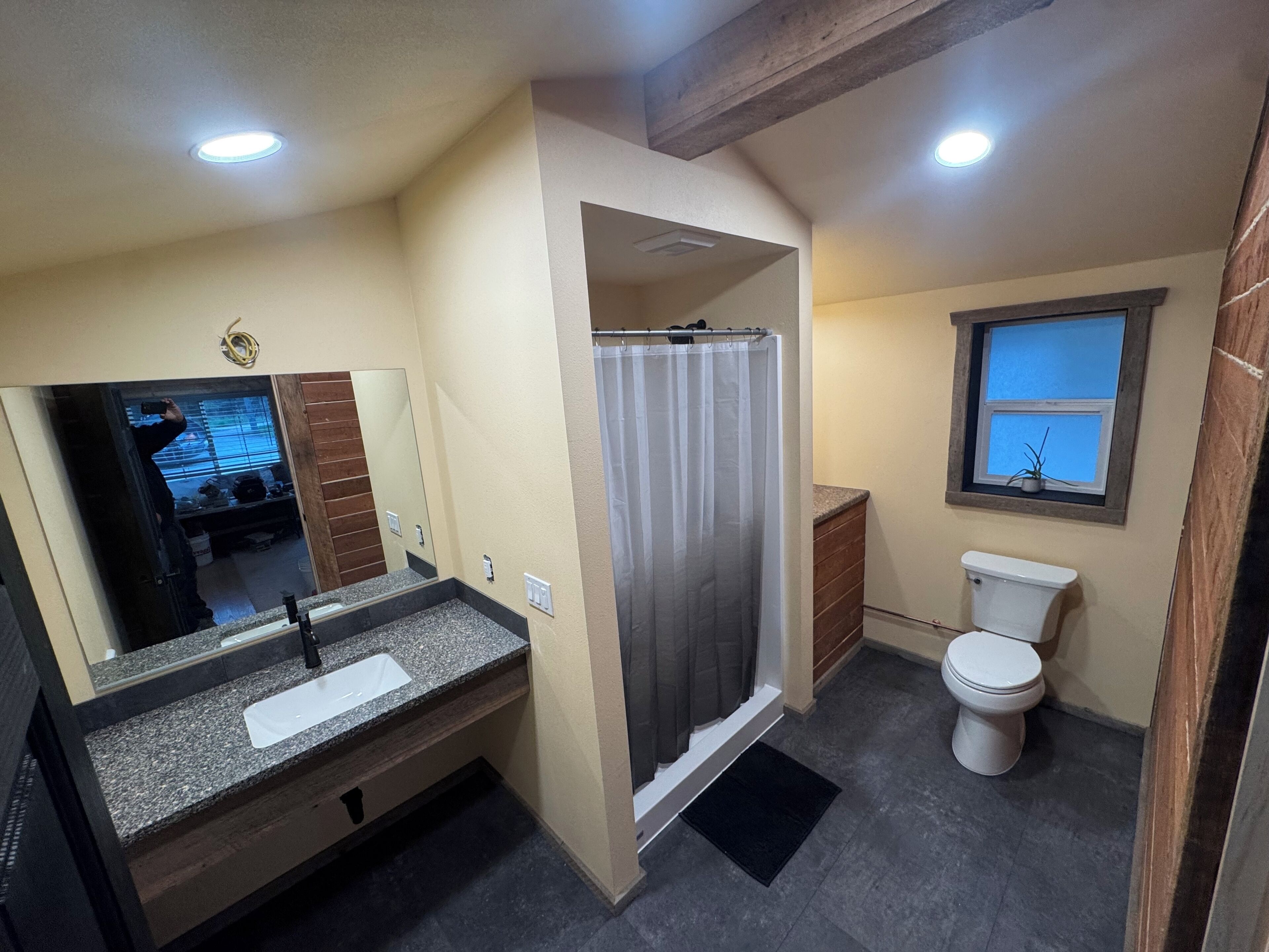 Towels, soap, shampoo, toilet paper