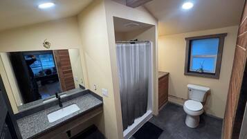 Towels, soap, shampoo, toilet paper