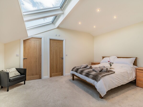 3 bedrooms, free WiFi, bed sheets