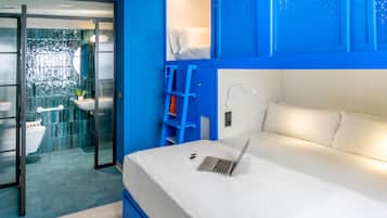 Private Room for 4 People, Private Bathroom | Free WiFi, bed sheets