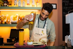 Petit déjeuner préparé sur commande servi tous les jours en supplément