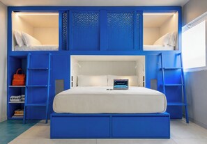 Private Room for 4 People, Private Bathroom | Free WiFi, bed sheets -  Coeo Pod Hostel Beatas (Málaga)