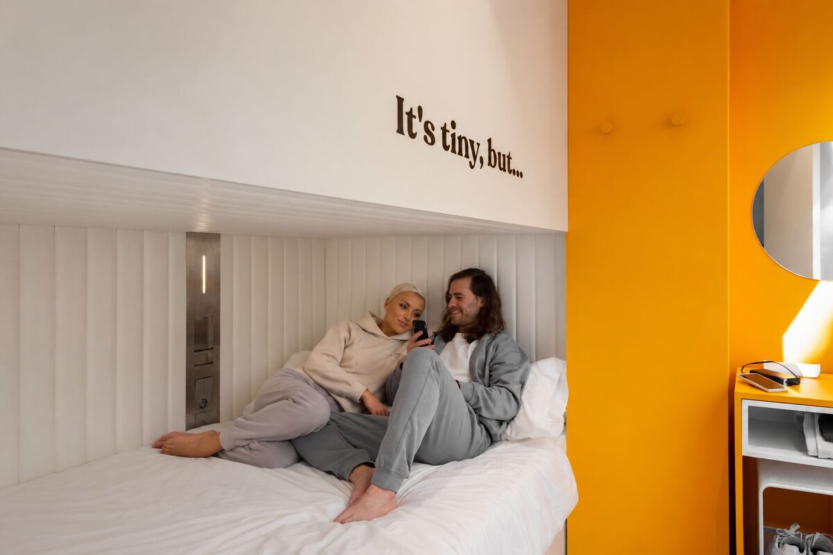 WiFi (free), bed sheets